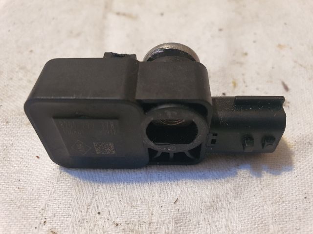 bontott DACIA DUSTER Első Középső Ütközés Érzékelő (Homlokfalon)