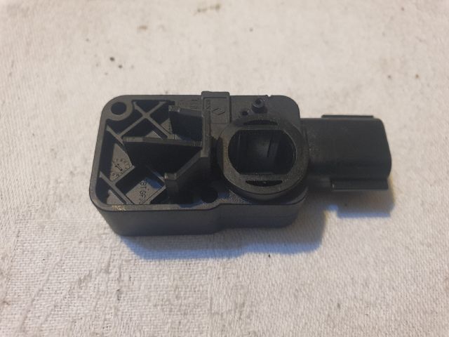 bontott DACIA DUSTER Első Középső Ütközés Érzékelő (Homlokfalon)