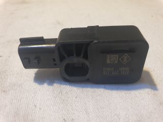 bontott DACIA DUSTER Első Középső Ütközés Érzékelő (Homlokfalon)