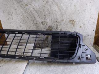 bontott DACIA DUSTER Első Lökhárító Alsó Középső Díszrács