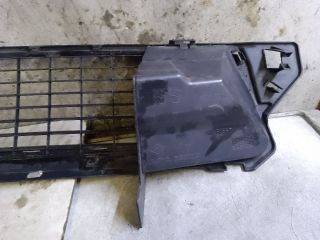 bontott DACIA DUSTER Első Lökhárító Alsó Középső Díszrács