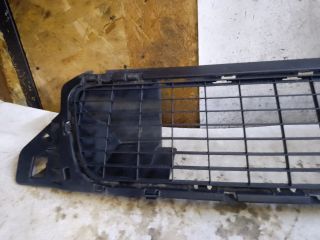 bontott DACIA DUSTER Első Lökhárító Alsó Középső Díszrács