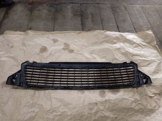 bontott DACIA DUSTER Első Lökhárító Alsó Középső Díszrács