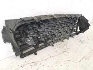 bontott DACIA DUSTER Első Lökhárító Alsó Középső Díszrács