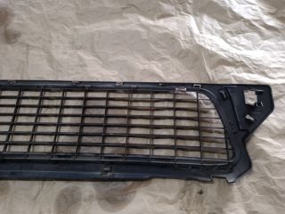 bontott DACIA DUSTER Első Lökhárító Alsó Középső Díszrács