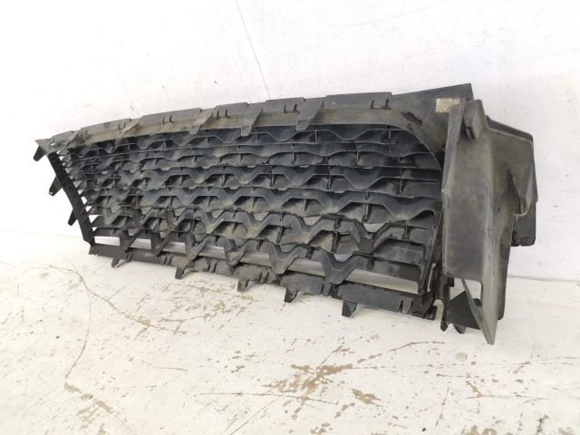 bontott DACIA DUSTER Első Lökhárító Alsó Középső Díszrács