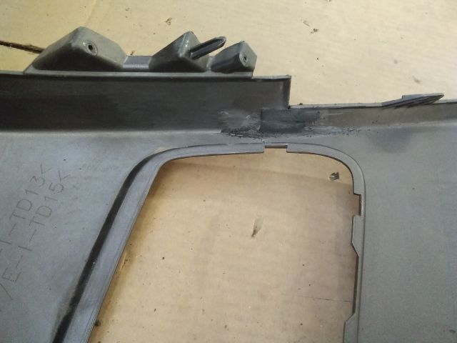 bontott DACIA DUSTER Első Lökhárító Díszléc