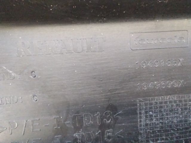 bontott DACIA DUSTER Első Lökhárító Díszléc