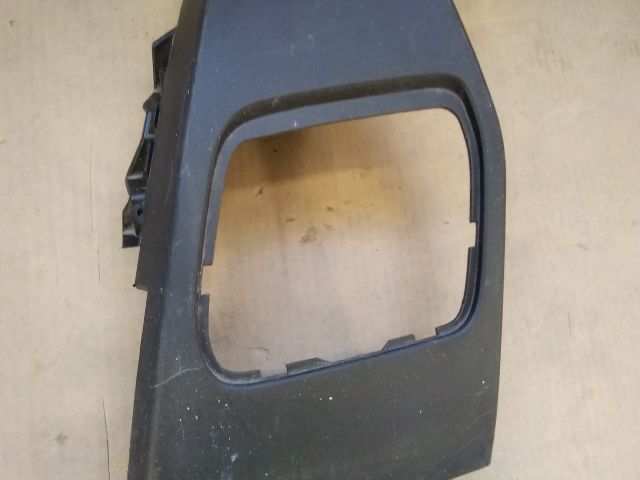 bontott DACIA DUSTER Első Lökhárító Díszléc