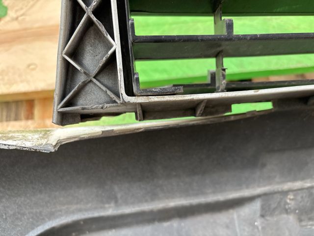 bontott DACIA DUSTER Első Lökhárító (Részeivel)