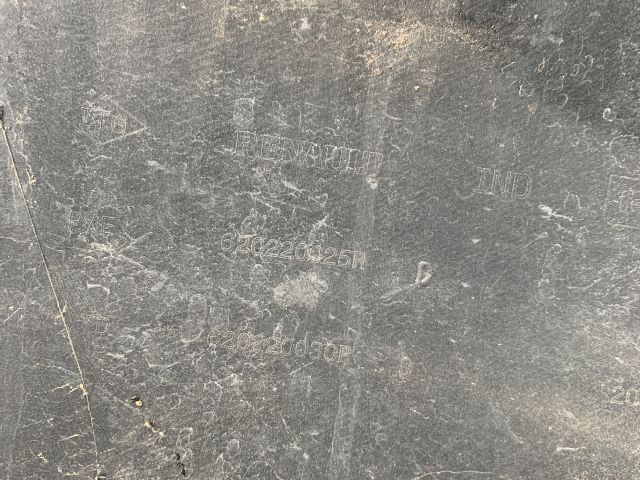 bontott DACIA DUSTER Első Lökhárító (Üresen)