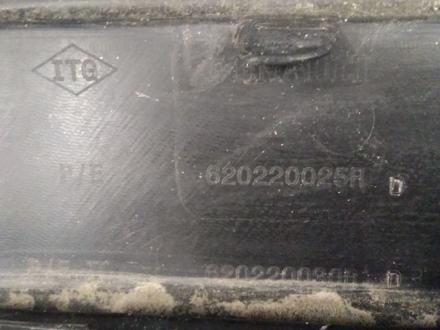 bontott DACIA DUSTER Első Lökhárító (Üresen)