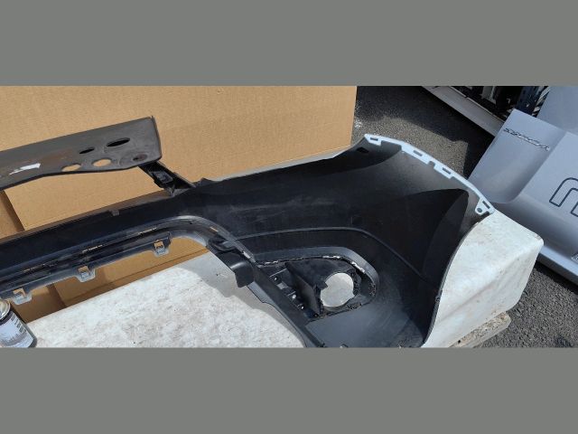 bontott DACIA DUSTER Első Lökhárító (Üresen)