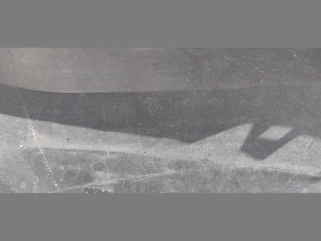 bontott DACIA DUSTER Első Lökhárító (Üresen)