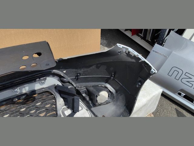 bontott DACIA DUSTER Első Lökhárító (Üresen)