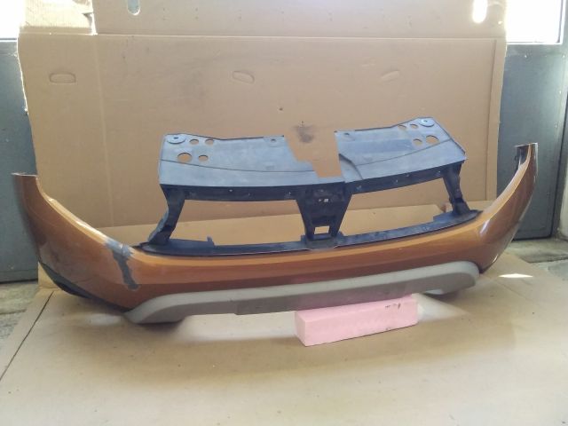 bontott DACIA DUSTER Első Lökhárító (Üresen)