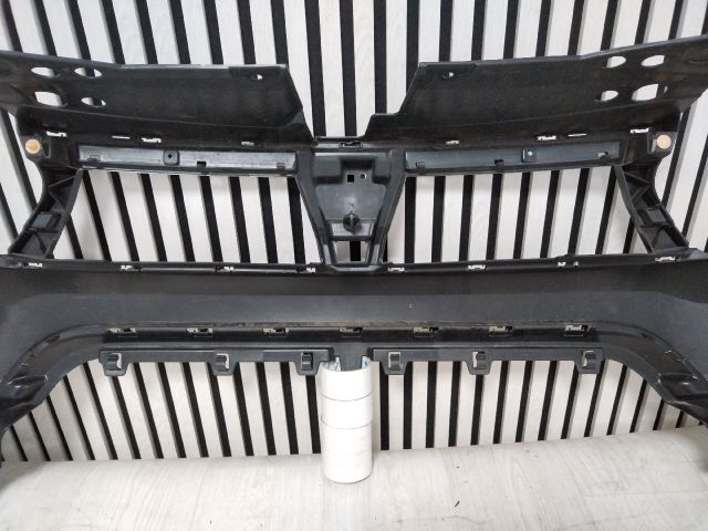 bontott DACIA DUSTER Első Lökhárító (Üresen)