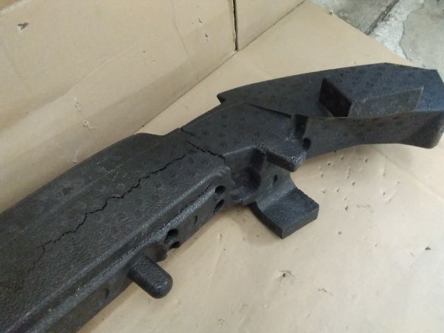 bontott DACIA DUSTER Első Lökhárító Ütközés Elnyelő Hab