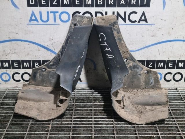 bontott DACIA DUSTER Első Sárvédő Gumi Pár