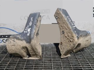 bontott DACIA DUSTER Első Sárvédő Gumi Pár