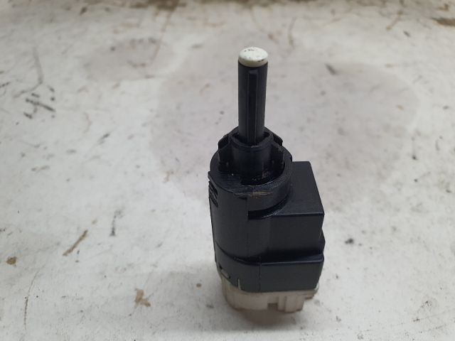 bontott DACIA DUSTER Fék Pedál Kapcsoló