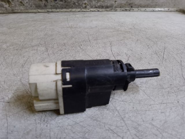 bontott DACIA DUSTER Fék Pedál Kapcsoló