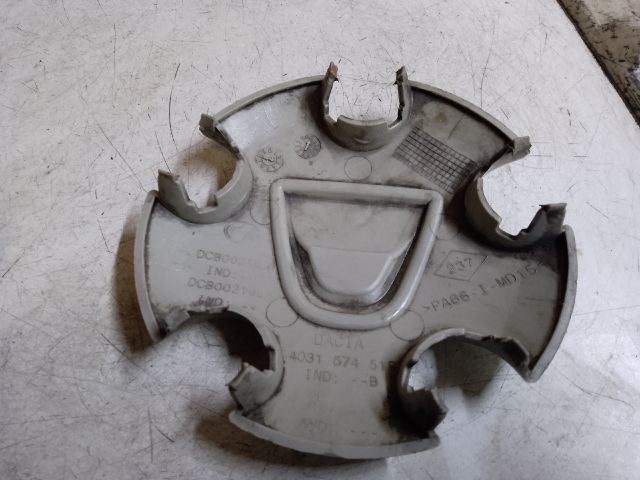 bontott DACIA DUSTER Felniközép Pár