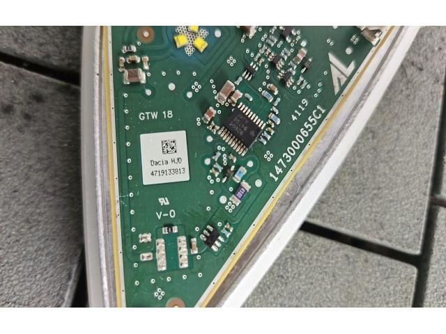 bontott DACIA DUSTER Fényszóró Elektronika