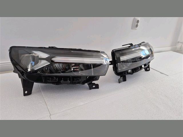 bontott DACIA DUSTER Fényszóró (Pozíciófüggetlen)