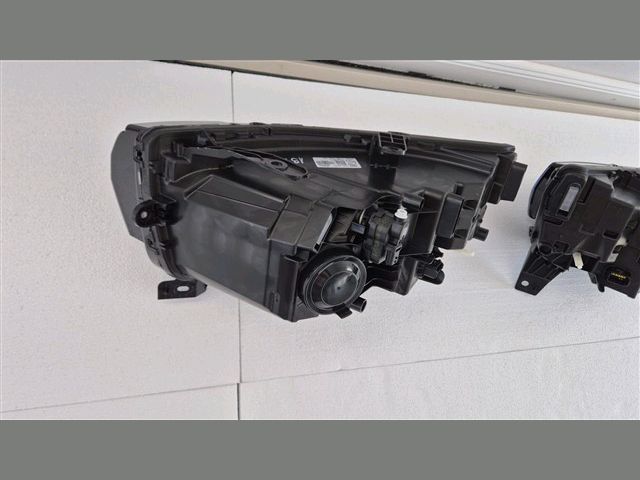 bontott DACIA DUSTER Fényszóró (Pozíciófüggetlen)