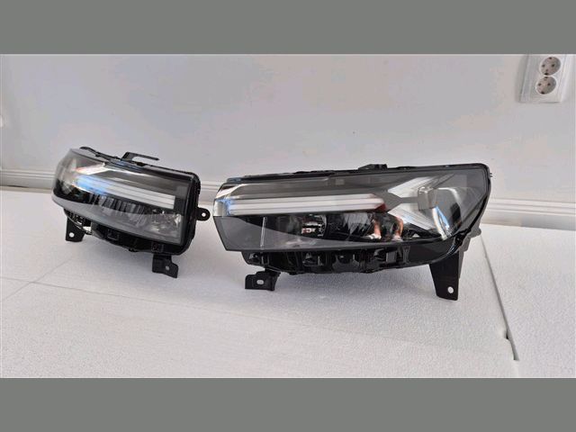 bontott DACIA DUSTER Fényszóró (Pozíciófüggetlen)