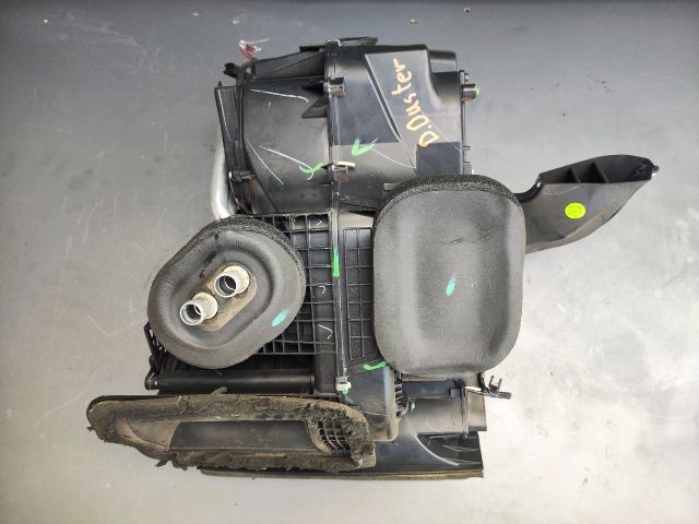 bontott DACIA DUSTER Fűtés Box