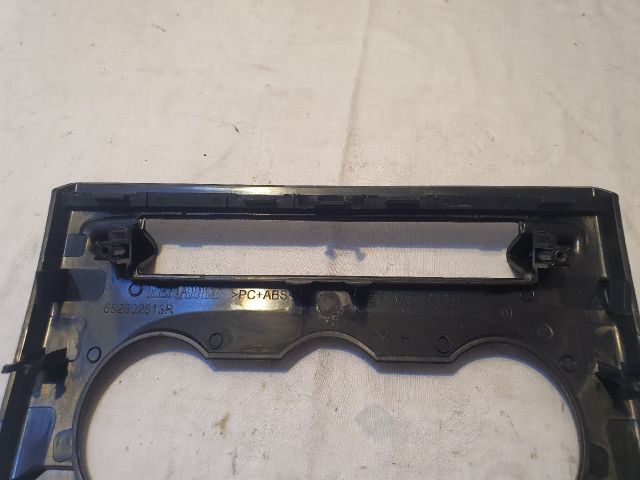 bontott DACIA DUSTER Fűtéskapcsoló Keret