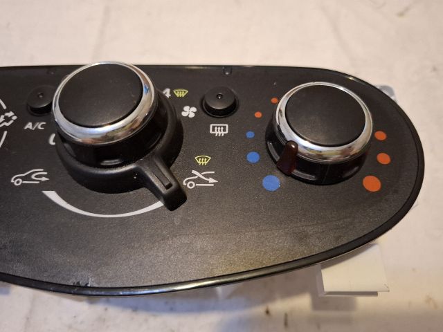 bontott DACIA DUSTER Fűtéskapcsoló (manuális klímás)