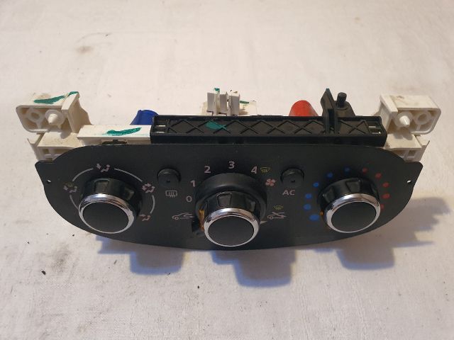 bontott DACIA DUSTER Fűtéskapcsoló (manuális klímás)