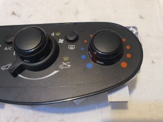 bontott DACIA DUSTER Fűtéskapcsoló (manuális klímás)