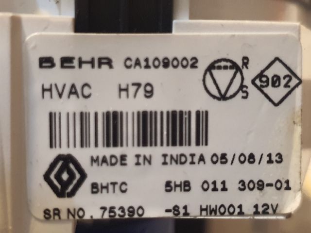 bontott DACIA DUSTER Fűtéskapcsoló (manuális klímás)