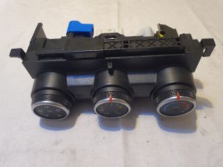 bontott DACIA DUSTER Fűtéskapcsoló (manuális klímás)