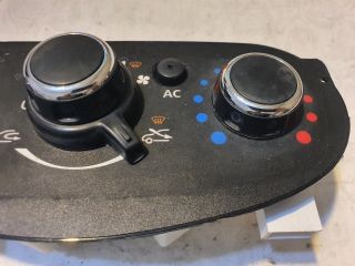 bontott DACIA DUSTER Fűtéskapcsoló (manuális klímás)