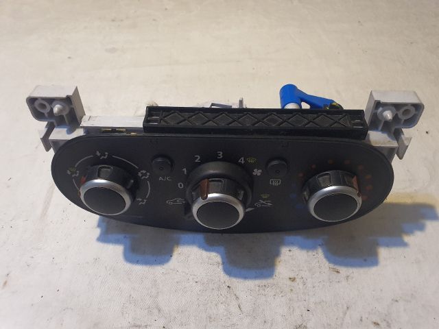 bontott DACIA DUSTER Fűtéskapcsoló (manuális klímás)