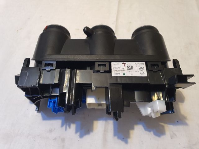 bontott DACIA DUSTER Fűtéskapcsoló (manuális klímás)