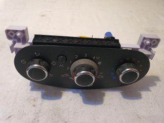 bontott DACIA DUSTER Fűtéskapcsoló (manuális klímás)