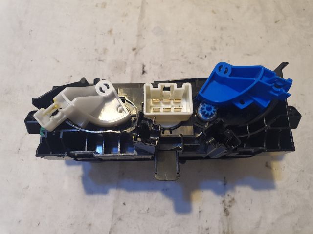 bontott DACIA DUSTER Fűtéskapcsoló (manuális klímás)