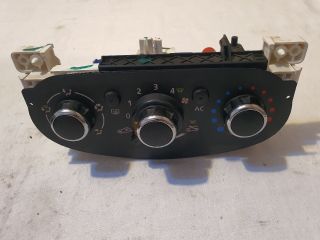 bontott DACIA DUSTER Fűtéskapcsoló (manuális klímás)