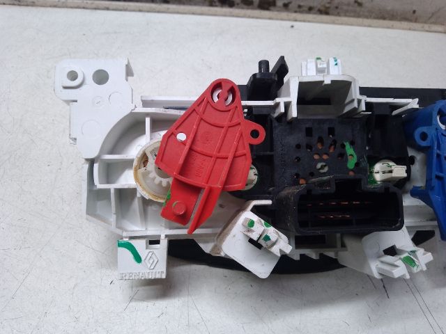 bontott DACIA DUSTER Fűtéskapcsoló (manuális klímás)