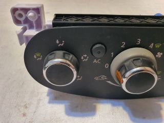 bontott DACIA DUSTER Fűtéskapcsoló (manuális klímás)