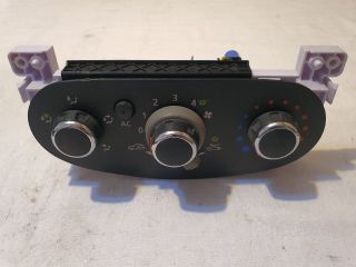 bontott DACIA DUSTER Fűtéskapcsoló (manuális klímás)