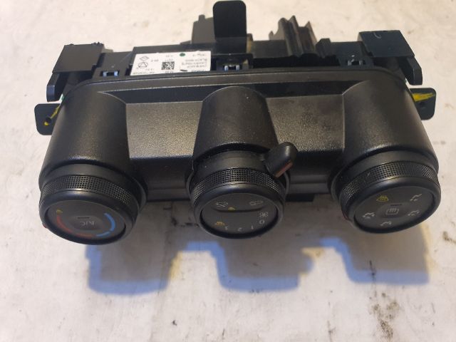 bontott DACIA DUSTER Fűtéskapcsoló (manuális klímás)