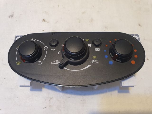 bontott DACIA DUSTER Fűtéskapcsoló (manuális klímás)