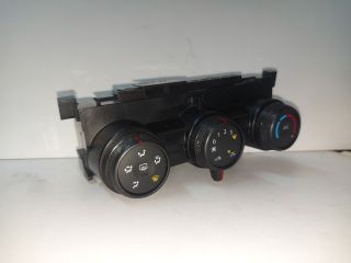 bontott DACIA DUSTER Fűtéskapcsoló (manuális klímás)